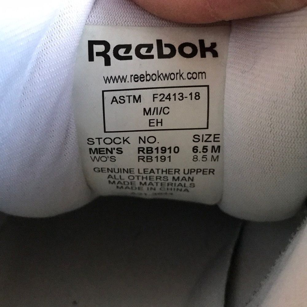 Reebok men’s leather slip resistant shoes 6.5 bk - Picture 4 of 7
